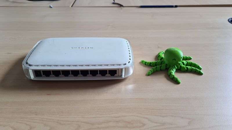 Fichier:LaBi switch 8 ports.jpg