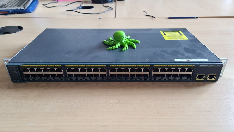 Fichier:LaBi sSwitch 48 ports.jpg