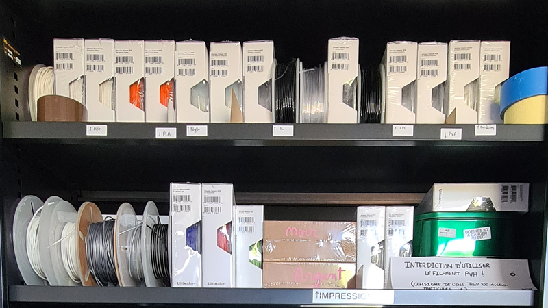 Fichier:LaBi bobines fil imprimantes 3D.png